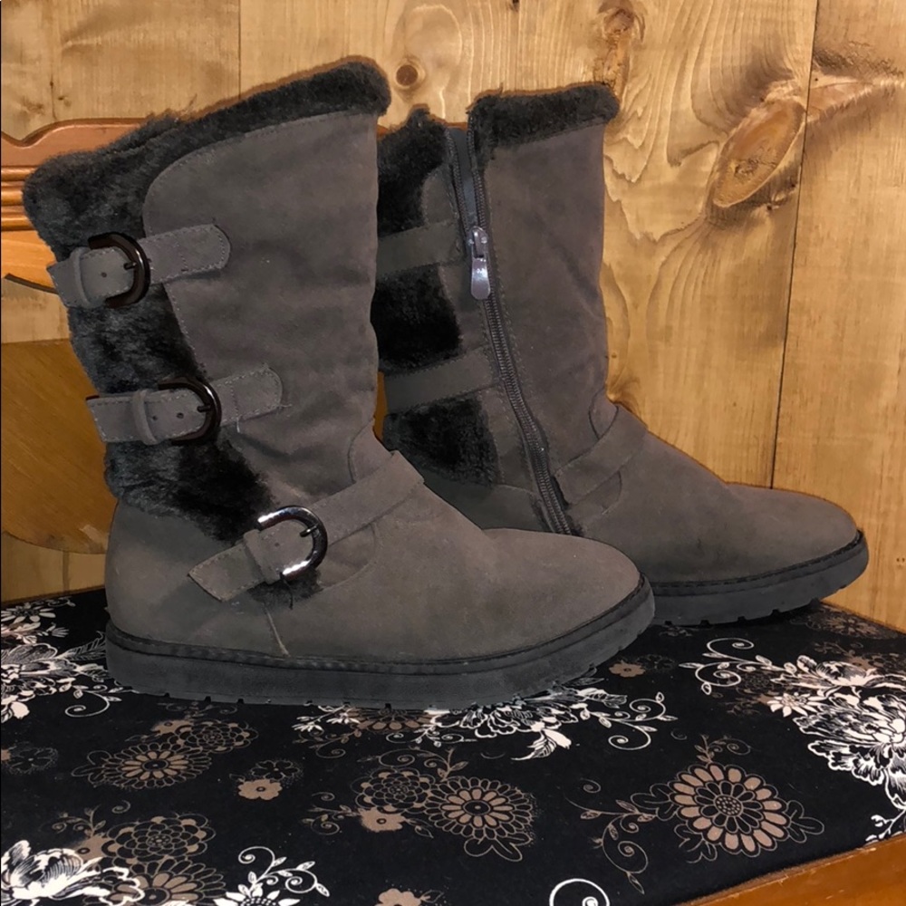 GIRLS BOOTS Size 4 by Dream Paws